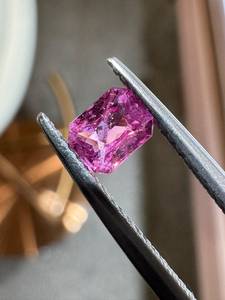 Espinela Rosa Natural Mahenge de 0.60CT, Corte Esmeralda, Piedra Preciosa Suelta Facetada al por Mayor de Minas de Tanzania para Fabricación de Joyas - Product Image 1