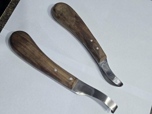 Cuchillo de Herrador de Acero Inoxidable Hecho a Mano con Mango de Madera, Herramientas de Recorte de Cascos para Caballos, Herramientas de Herrador, Recortador de Cascos para Cabras y Ovejas - Product Image 4
