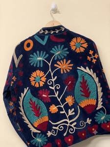เสื้อโค้ทผ้ากำมะหยี่ปักมือลายดอกไม้สไตล์ซูซานีสำหรับผู้หญิง ผ้าฝ้ายหรูหรา สวมใส่ได้ในฤดูหนาว สไตล์โบฮีเมียน ไซส์พลัส - Product Image 5