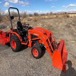 Tracteur compact prêt à l'exportation avec chargeur et pelle rétrocaveuse, mini-tracteur Kubota BX2350 avec chargeur à attache rapide et godet à fixation par broches - Product Image 4