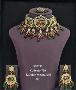 Ensemble de bijoux Kundan 07791Meenakari, collier choker en laiton et boucles d'oreilles longues pour mariage, fête, femmes - Product Image 1