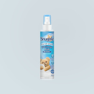 Désodorisant textile parfumé Snuggle Blue Sparkle Plus 150ml, spray pour linge, autres articles ménagers - Product Image 1