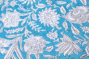 Tela 100% Algodón Suave y Puro con Estampado Floral para Ropa - Túnica India para Vestidos, Cortinas, Ropa de Dormir, Juguetes, Ligera - Product Image 4