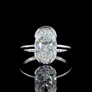 Bague de luxe 3 carats taille ovale certifiée IGI, finition or blanc 14K, sertie clos, solitaire, bague de fiançailles contemporaine - Product Image 1
