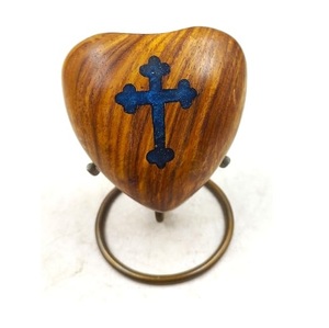 Elegant Wooden Heart Shape <b>Keepsake</b> Cremation Urn <b>Memorial</b> Ash Holder Featuring Decorative Secure Lid And Smooth Finish - Product Image 1