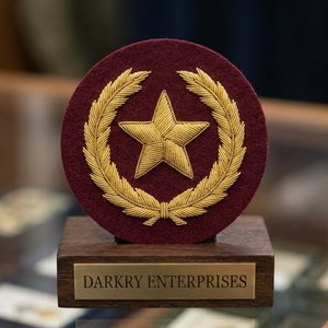 Écusson maçonnique en fil d'or, motif carré, broderie artisanale sur toile verte, qualité supérieure - Product Image 3