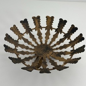 ชามผลไม้รูปต้นไม้ทำมือจากเหล็กหล่อ ปลอดสาร BPA สำหรับงานปาร์ตี้ ลายฉลุแบบโปร่ง สีบรอนซ์เข้ม ตกแต่งด้วยกิ่งไม้สานเข้าด้วยกัน - Product Image 4