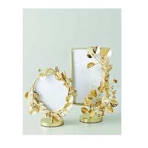 Cadre photo décoratif élégant en métal, présentoir de table de luxe pour salon, présentation moderne pour galerie d'art à domicile - Product Image 4