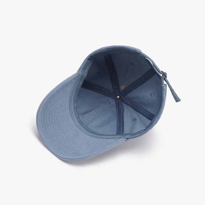 Gorra de Mezclilla Azul Claro Desgastada con Logotipo Lavado en el Panel Frontal, Gorra Casual Unisex de 6 Paneles, Ideal para Primavera y Verano - Product Image 4