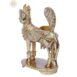 Idole Kamadhenu en laiton de 5 pouces avec base ovale en queue de paon plaqué or fabriqué en Inde décor à la maison - Product Image 4