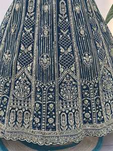 L'élégance rencontre la tradition : couleur Mehndi associée à un dupatta magnifiquement brodé multicolore, parfait pour les occasions festives. - Product Image 5