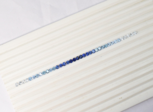 Ensemble de pierres précieuses saphir bleu multi-couleurs créées en laboratoire : taille brillant rond pour la fabrication de bijoux - Product Image 2