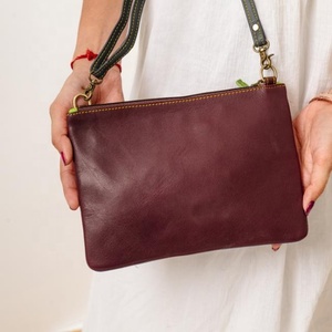 Bolso bandolera con diseño de bota de cuero de ante genuino tostado Vintage para mujer, bolso cruzado con grabado láser, portátil de Invierno para mujer - Product Image 3