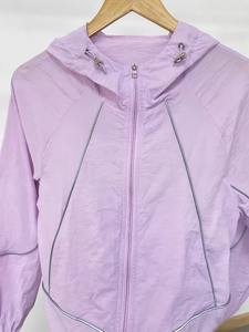Chaqueta Cortavientos Morada Personalizada para Mujer, Ligera, con Capucha, Ribete Reflectante, Impermeable, Ropa Deportiva para Exteriores - Product Image 5