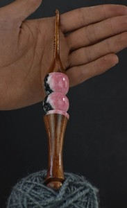 Luxury Epoxy Resin Wooden <b>Crochet</b> <b>Hook</b> Comfortable Grip Handmade Knitting Accessory for Daily Crafting Use - Product Image 2