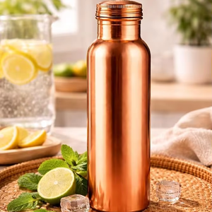 Botella de Agua de Cobre 100% de Alta Calidad, 650 ml, Estilo Martillado Antiguo, Beneficios Ayurvédicos para la Salud, Logotipo Personalizado, Taza para Beber - Product Image 1