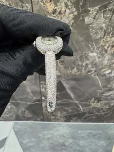 Reloj de Cuarzo con Esfera Ovalada de Acero Inoxidable para Mujer, Cristal de Zafiro, Diamantes Moissanite Incrustados, Números Romanos, Analógico, Lujoso y Moderno - Product Image 3