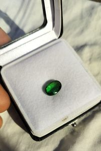 Garnet Verde Tsavorite Natural de 3.72 Quilates, Corte Ovalado, Gema Suelta |   Granate Verde Intenso Raro para Anillo y Colgante - Product Image 2
