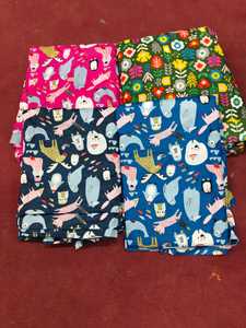 Tela de Algodón Premium Estampada, Diseño Floral Artesanal Sostenible con Estampado a Mano para Ropa de Verano y Decoración del Hogar - Product Image 2