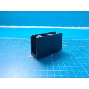 Bloc de distribution d'alimentation BUSSMANN 16220-1, utilisé comme pièce détachée d'équipement semi-conducteur d'époque - Product Image 1