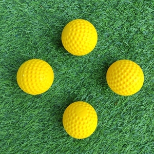 Balle de cricket professionnelle d'entraînement extérieur, personnalisable, en caoutchouc PU souple, légère, durable et ambidextre, de haute qualité usine - Product Image 3