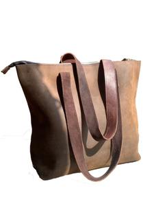 กระเป๋าถือสะพายไหล่หนังแท้สไตล์วินเทจ ทำมือสำหรับสุภาพสตรี พร้อมซิปสีพื้น รุ่น LTB-0282 - Product Image 5