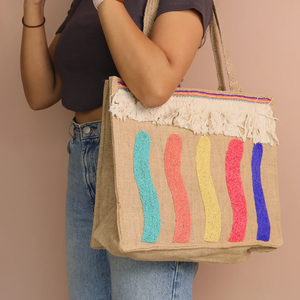 Sacs fourre-tout en paille de raphia faits à la main, style bohème, avec perles et étoiles de mer, par Whimsy Art Craft - Product Image 1
