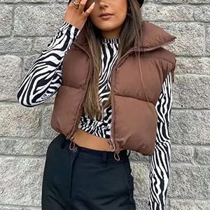 Gilet matelassé ultra-courte marron pour femme, entièrement zippé, col montant, ourlet à cordon de serrage, fabrication OEM - Product Image 6