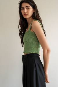 Fasmic International – Crop top vert en tricot pour femme, col carré, sans manches, tricoté à la main en coton, pull fin minimaliste d'été - Product Image 6