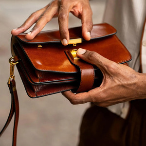 Bolsos clutch de cuero al por mayor, hechos de cuero de grano completo, para bodas, fiestas y ocasiones de moda de lujo a un precio razonable. - Product Image 3