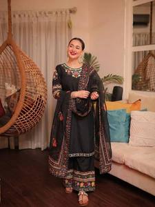 Salwar Kameez en Coton Brodé Noir et Blanc pour Femme – Tenue Traditionnelle Indienne et Pakistanaise Décontractée, Coupe Classique Longueur Cheville - Product Image 5