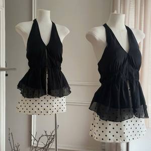 Conjunto de Moda Femenina de Alta Calidad: Camisola Negra con Volantes y Falda Midi con Estampado de Puntos. Muestra Disponible. Venta al Por Mayor. - Product Image 1