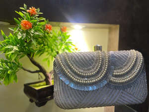 Porte-monnaie brodé de fleurs perlées pour femme, portefeuille chic, pour fête de soirée, mariage - Product Image 3