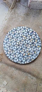 Set de table décoratif en nacre incrustée, fabriqué à la main en Inde par des artisans indiens pour une élégance quotidienne, en provenance d'Inde. - Product Image 3