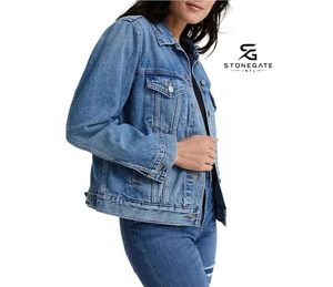 Chaqueta vaquera azul deslavada para mujer, construcción de doble costura, fábrica OEM para marcas minoristas y compradores de ropa al por mayor - Product Image 1