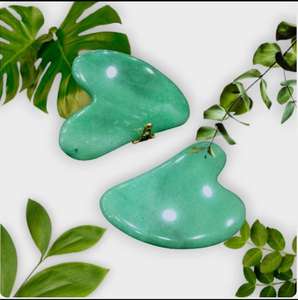 Pierre Gua Sha en jade vert la plus vendue pour le massage du visage, la réduction des rides, la circulation sanguine et le remodelage du visage - En vente - Product Image 4