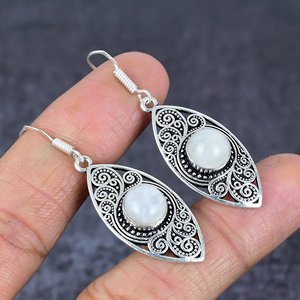 Boucles d'oreilles Huggie vintage bohèmes en argent du Rajasthan, pierres précieuses en pierre de lune arc-en-ciel, forme géométrique, bijoux de fête pour femme, cadeau - Product Image 2