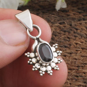 จี้พลอยโกเมนสีแดงธรรมชาติ เงินแท้ 925 ชุบแพลตตินั่ม งานแฮนด์เมดสไตล์วินเทจ พลอยประจำเดือนมกราคม คริสตัลบำบัด คุณภาพดี - Product Image 5