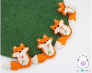 Adornos de fieltro y lana con forma de zorro en miniatura para niños, colección de criaturas del bosque, guirnalda de animales de fieltro - Product Image 5