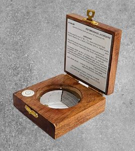 Densiomètre sphérique en bois fait main avec design gravé pour la mesure, outil de forêtier - Product Image 2