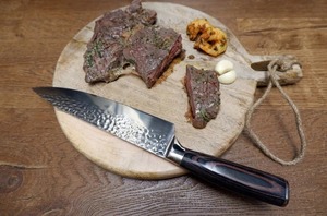 Cuchillo de Chef Ambidiestro Extra Afilado, Hecho a Mano, Ecológico, con Hoja de Acero Inoxidable, Mango de Madera y Funda de Cuero - Product Image 5
