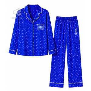 Conjunto de Pijama para Mujer Zeta Phi Beta con Estampado de Corazones Azules, Botones al Frente, Manga Larga, Cuello con Muescas y Ribete en Contraste - Product Image 1