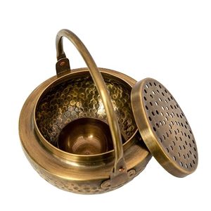Diffuseur d'arômes et brûleur d'encens en laiton antique avec couvercle perforé et poignée de transport, brûleur décoratif d'aromathérapie essentielle - Product Image 2