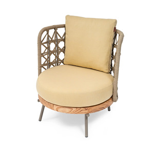 Fauteuil lounge moderne Annette pour villa, structure en aluminium, rotin tressé avec base en bois massif et coussins épais, finition naturelle - Product Image 6