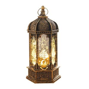 Lanterne en métal durable pour éclairage extérieur avec revêtement résistant aux intempéries et finition classique antique - Product Image 2