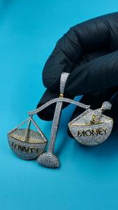 Pendentif Hip Hop Diamant Loyalty Money pour Hommes, Style Urbain et Soirée, Disponible à la Vente - Exportateur Indien - Product Image 6