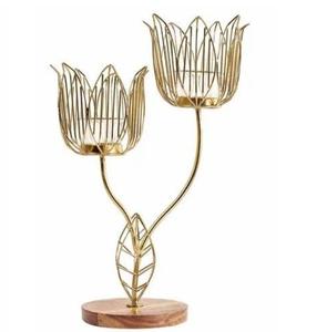 Elegante candelabro de metal con cuentas de cristal y acabado dorado para decoración de bodas, fiestas, hoteles y restaurantes. - Product Image 6