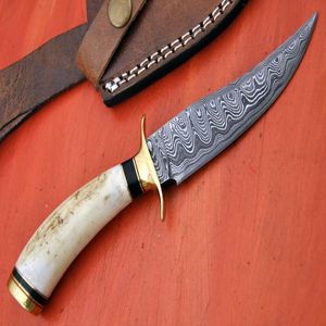Couteau à lame fixe en acier Damas, couteau de chasse à pointe tombante, épaisseur de 0,6 mm, manche en ivoire, finitions dorées - Product Image 1