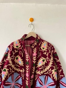 Chaqueta de terciopelo granate hecha a mano para mujer, con bordado Suzani, estilo bohemio vintage, floral, de manga larga, abrigo de invierno. - Product Image 6