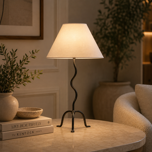 Lámpara de Mesa Metálica Regal Heritage con Base de Hierro en Bronce Antiguo y Pantalla de Tela Plegada, Iluminación Ambiental Cálida para Interiores Clásicos - Product Image 4